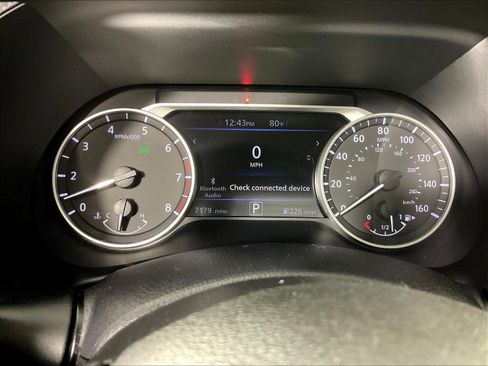 Used 2024 Nissan Sentra SV FWD image 13