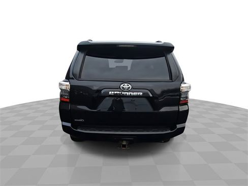 Used 2021 Toyota 4Runner SR5 Premium image 7