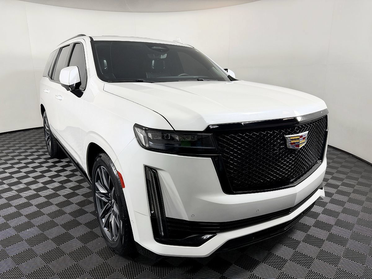 Used 2022 Cadillac Escalade Sport Platinum w/ Heavy-Duty Trailer Package AWD/4WD image 5