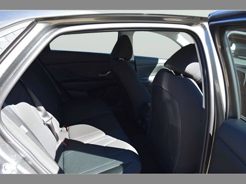 New 2026 Hyundai Elantra SE FWD image 14