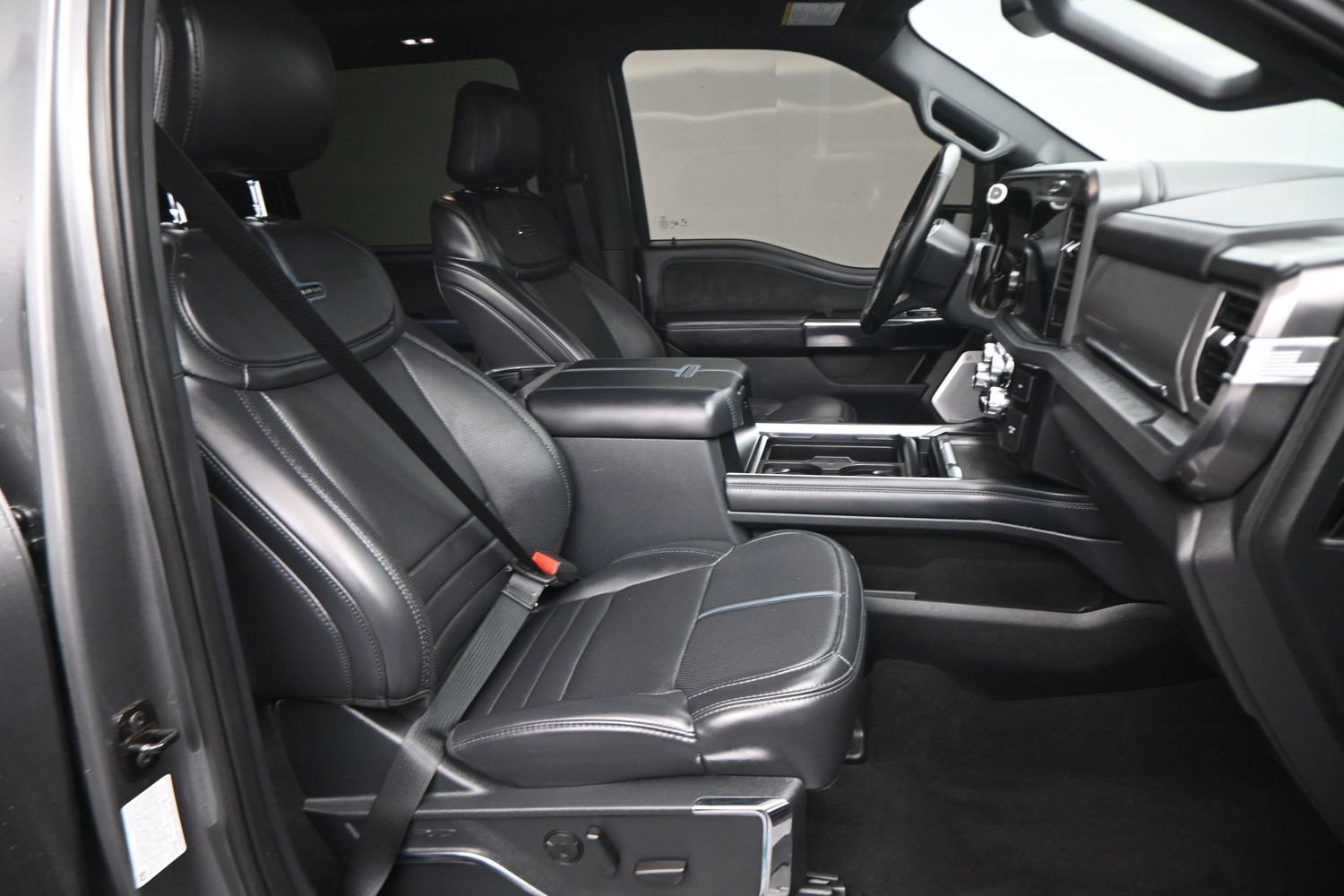 Used 2025 Ford F250 Platinum AWD/4WD image 23