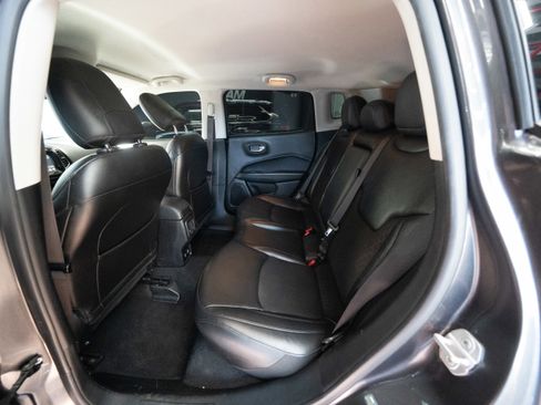 Used 2020 Jeep Compass Latitude image 23