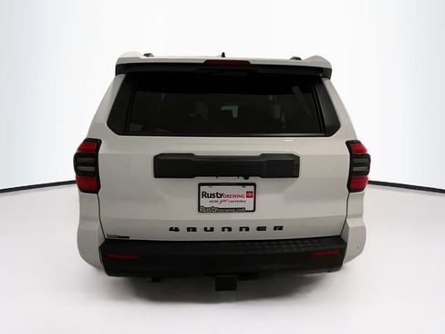 Certified 2025 Toyota 4Runner TRD Off-Road Premium AWD/4WD image 5
