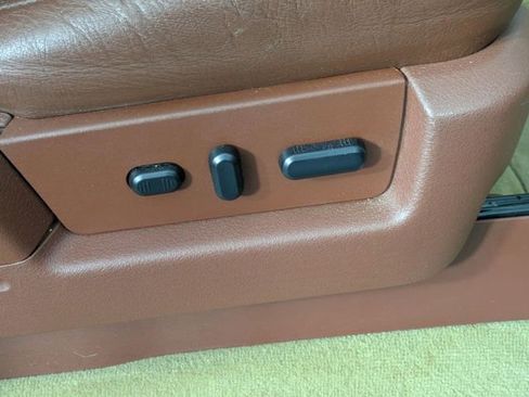 Used 2014 Ford F150 King Ranch w/ King Ranch Luxury Package image 38