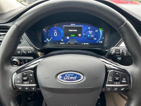 Used 2021 Ford Escape Titanium w/ Class II Trailer Tow Package FWD image 23