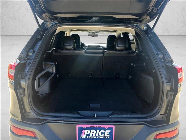 Used 2016 Jeep Cherokee Limited AWD/4WD image 6