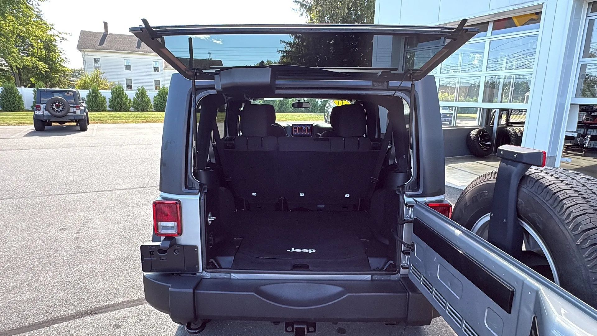 Used 2017 Jeep Wrangler Unlimited Sport w/ Quick Order Package 24S AWD/4WD image 20