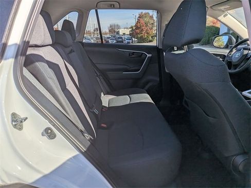 Used 2020 Toyota RAV4 LE image 29