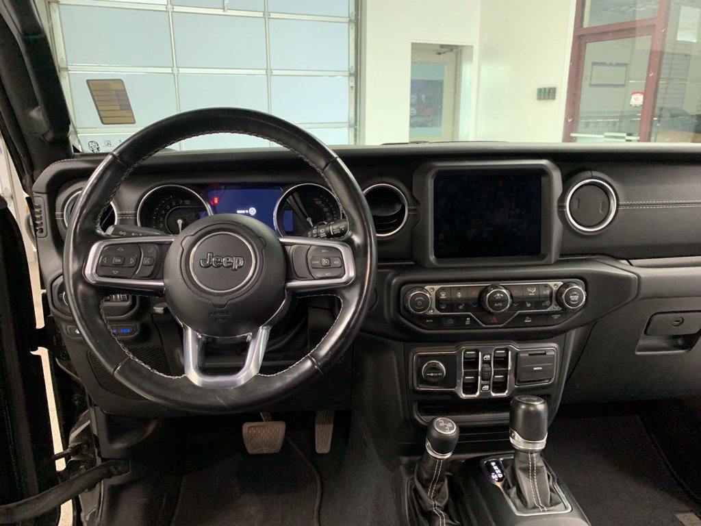 Used 2022 Jeep Wrangler Unlimited Sahara w/ Cold Weather Group AWD/4WD image 8