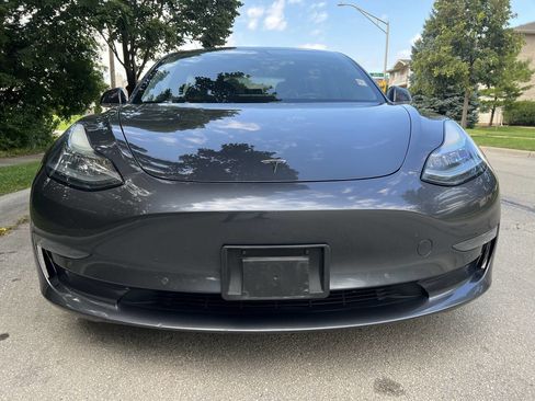 Used 2018 Tesla Model 3 Long Range image 2