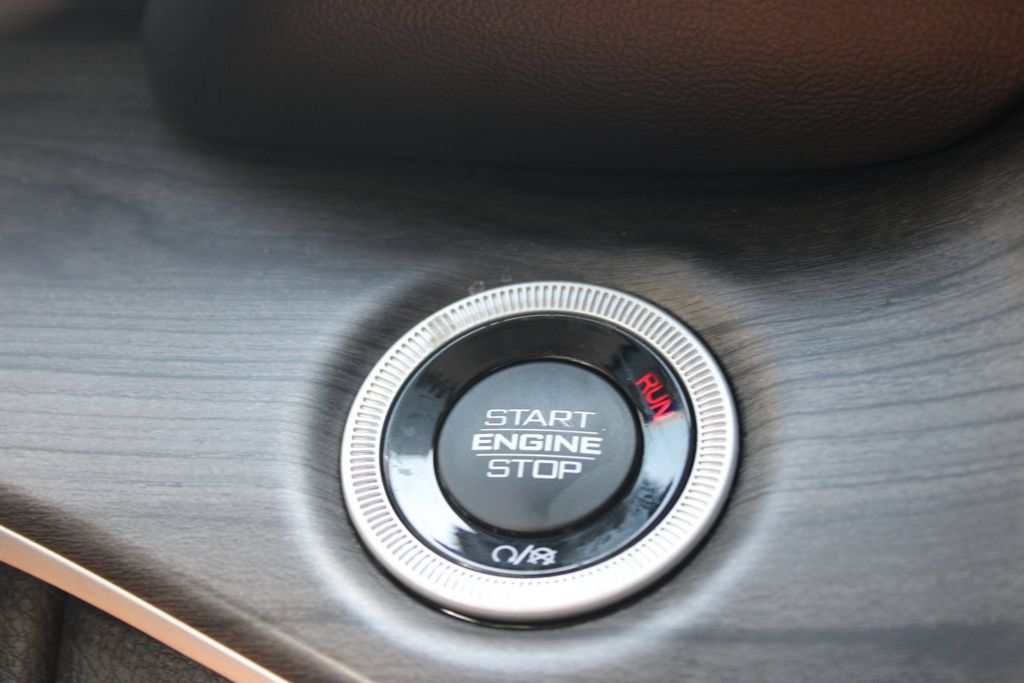 Used 2022 Jeep Grand Cherokee L Limited RWD image 45