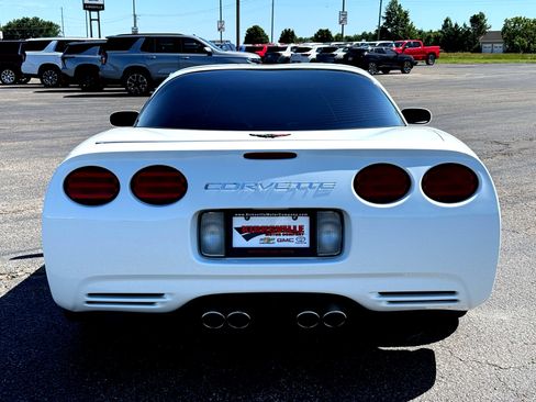 Used 1997 Chevrolet Corvette Coupe w/ Memory Pkg RWD image 5