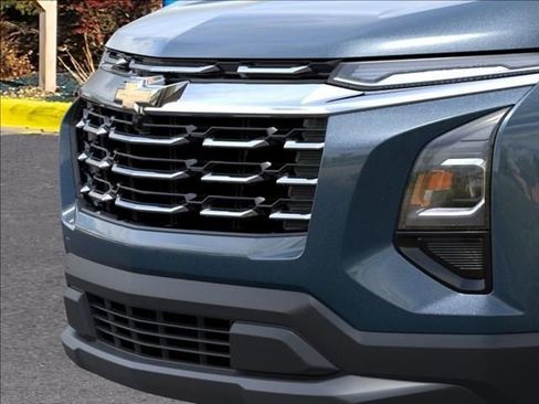 New 2026 Chevrolet Equinox LT w/ Convenience Package II FWD image 13