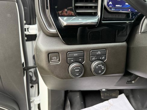 Used 2023 Chevrolet Silverado 1500 LT AWD/4WD image 15