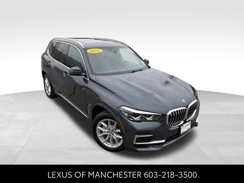 Used 2022 BMW X5 xDrive40i w/ Premium Package image 3