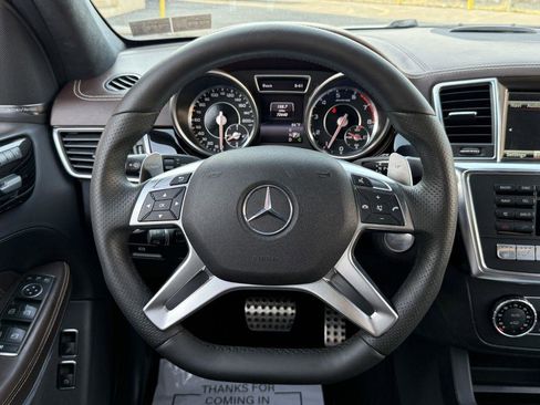 Used 2015 Mercedes-Benz GL 63 AMG 4MATIC image 28