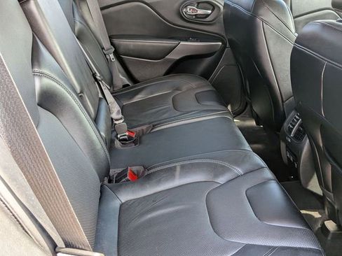 Certified 2022 Jeep Cherokee Limited AWD/4WD image 28