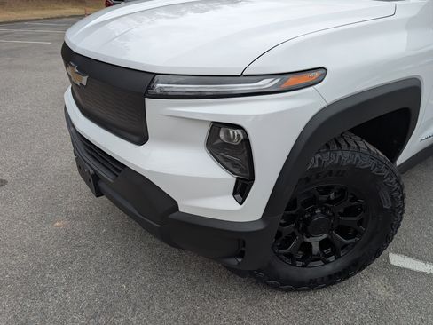 Used 2024 Chevrolet Silverado EV W/T image 10