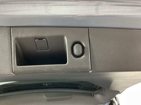 Used 2015 Chevrolet Tahoe LTZ AWD/4WD image 32