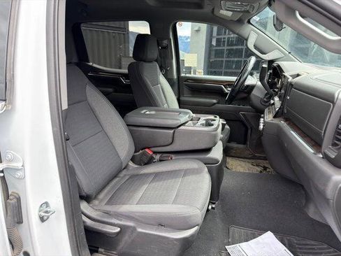 Used 2023 GMC Sierra 1500 SLE w/ X31 Off-Road Package AWD/4WD image 13