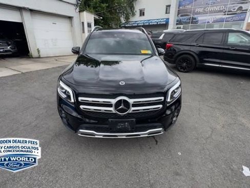 Used 2021 Mercedes-Benz GLB 250 4MATIC w/ Premium Package image 5