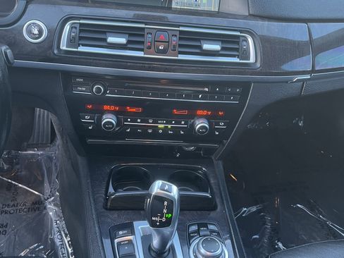 Used 2011 BMW 740Li image 13