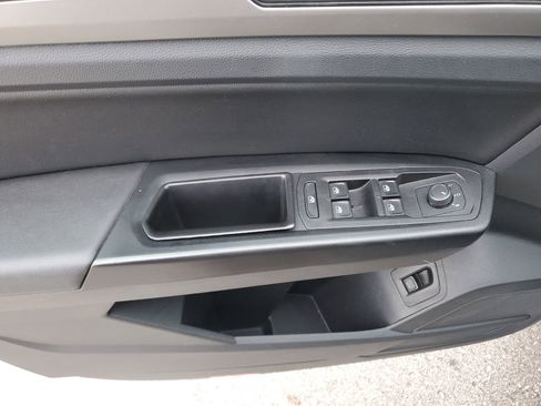 Used 2021 Volkswagen Atlas SE image 22