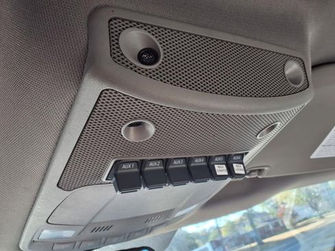 Used 2019 Ford F550 2WD Regular Cab Super Duty image 25