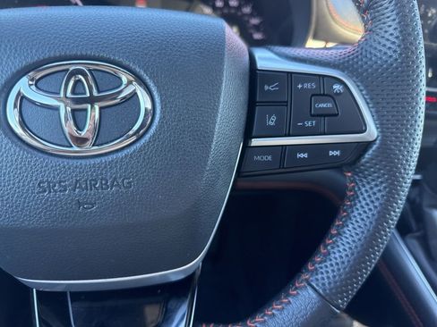 Used 2022 Toyota Sienna XSE image 22