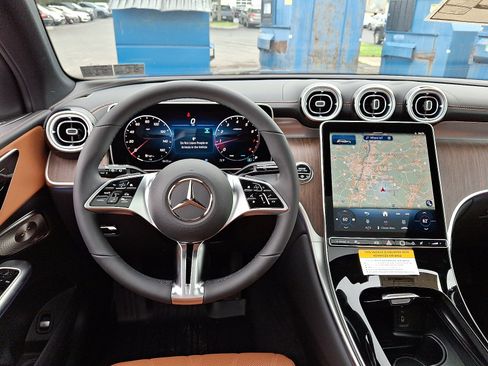 New 2025 Mercedes-Benz GLC 300 4MATIC image 11