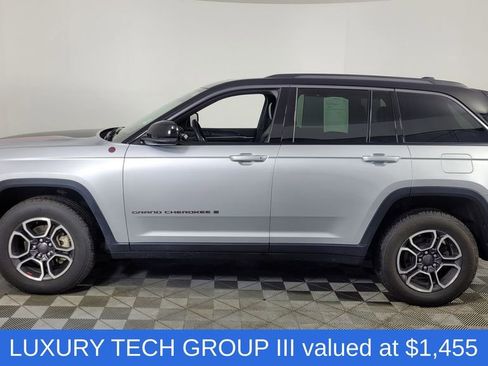 Used 2022 Jeep Grand Cherokee Trailhawk w/ Luxury Tech Group III image 5