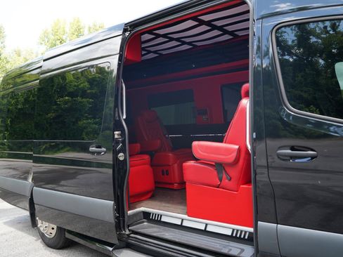 Used 2021 Mercedes-Benz Sprinter 3500 image 31