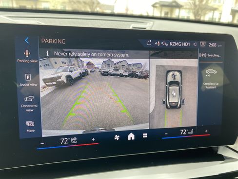 Used 2025 BMW X2 xDrive28i w/ Premium Package image 31