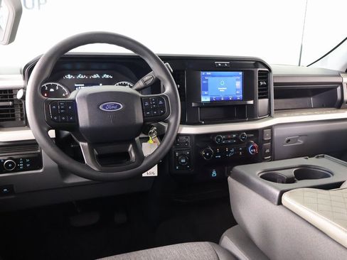 Used 2025 Ford F250 XL w/ STX Appearance Package image 2