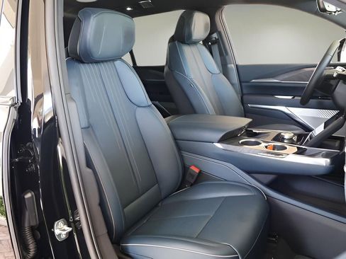 New 2025 Cadillac Escalade IQ Luxury 2 w/ LPO, Radiant Package image 16