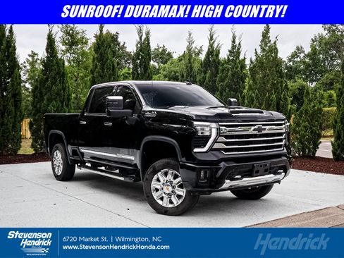 Used 2024 Chevrolet Silverado 2500 High Country w/ Technology Package AWD/4WD image 1