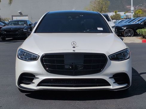 Used 2021 Mercedes-Benz S 580 4MATIC Sedan image 3