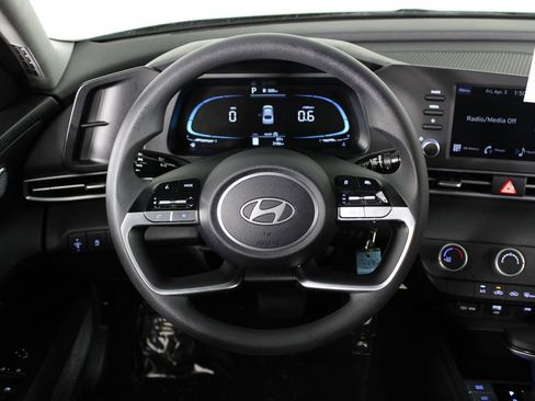 Used 2026 Hyundai Elantra SE image 21