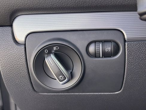 Used 2013 Volkswagen Golf R 4-Door image 13