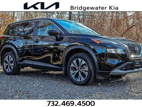 Used 2023 Nissan Rogue SV image 1