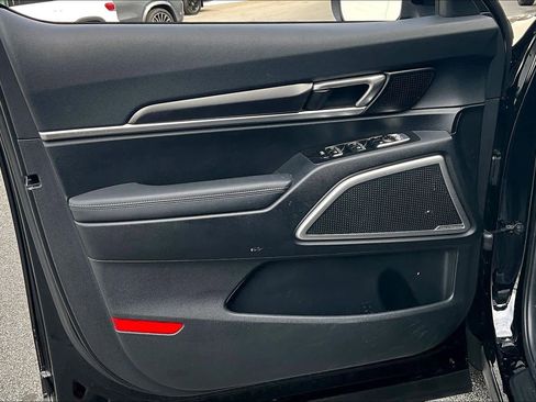 Used 2023 Kia Telluride S image 19