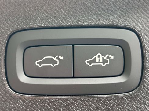 New 2026 Volvo XC90 B6 Ultra image 18