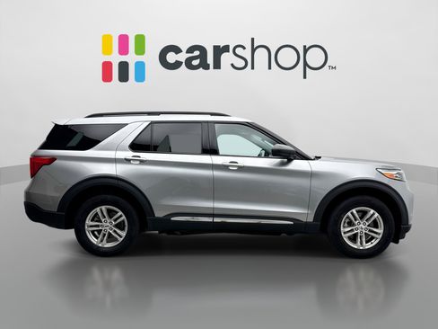 Used 2023 Ford Explorer XLT w/ Equipment Group 202A AWD/4WD image 6
