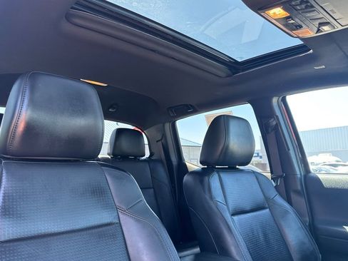 Used 2021 Toyota Tacoma TRD Off-Road w/ TRD Premium Off Road Package AWD/4WD image 16