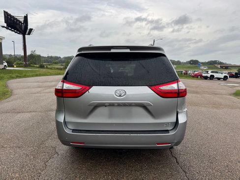 Used 2016 Toyota Sienna XLE w/ Protection Package AWD/4WD image 16