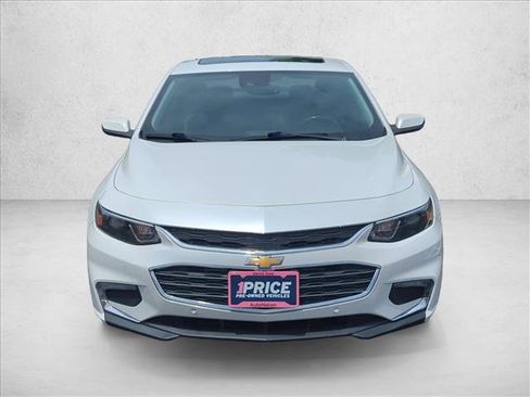 Used 2018 Chevrolet Malibu Premier w/ Premier Sun and Wheel Package FWD image 2