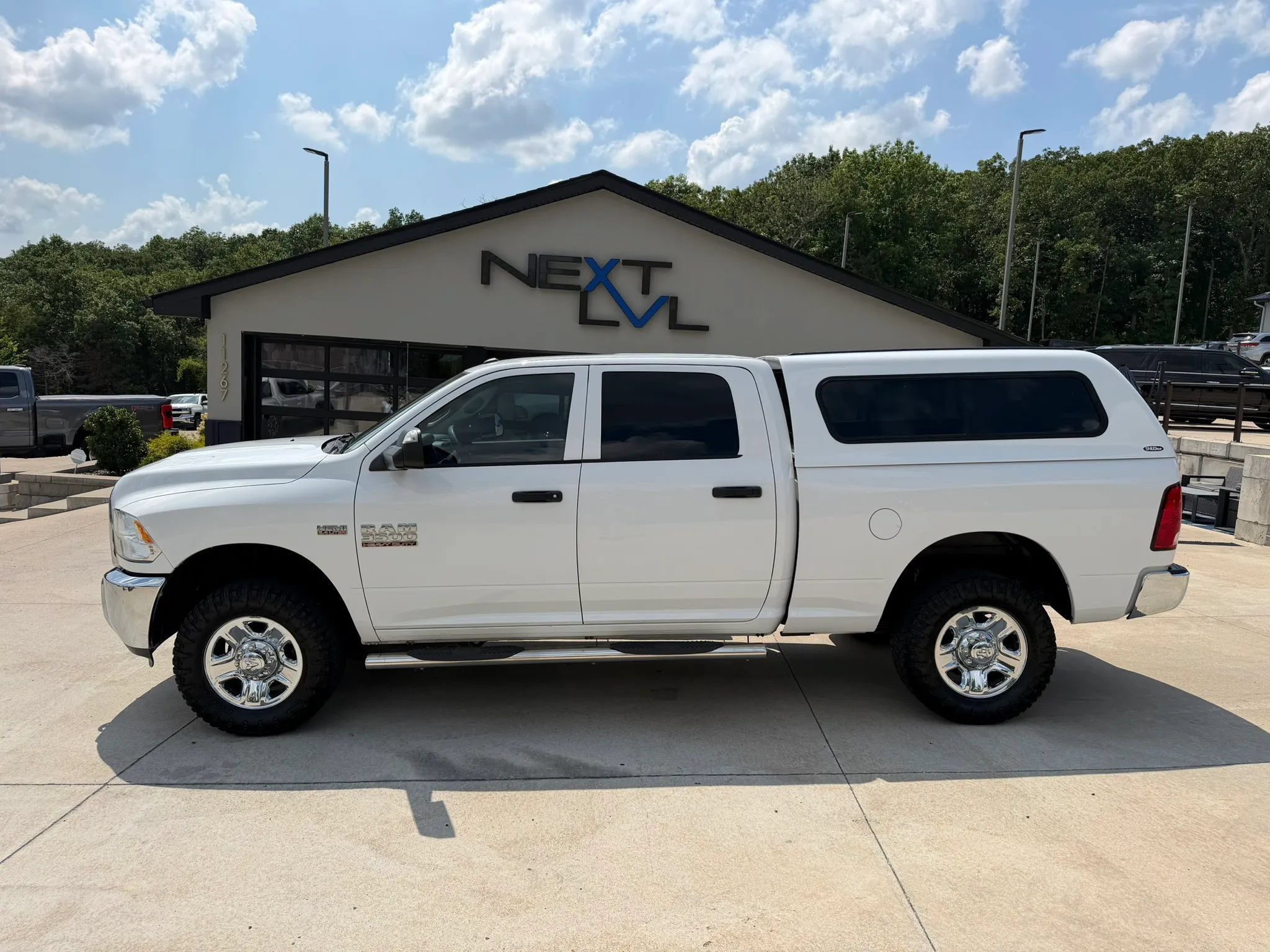 Used 2018 RAM 3500 Tradesman w/ Chrome Appearance Group AWD/4WD image 6
