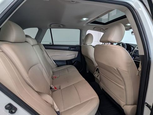 Used 2018 Subaru Outback 2.5i Limited image 12