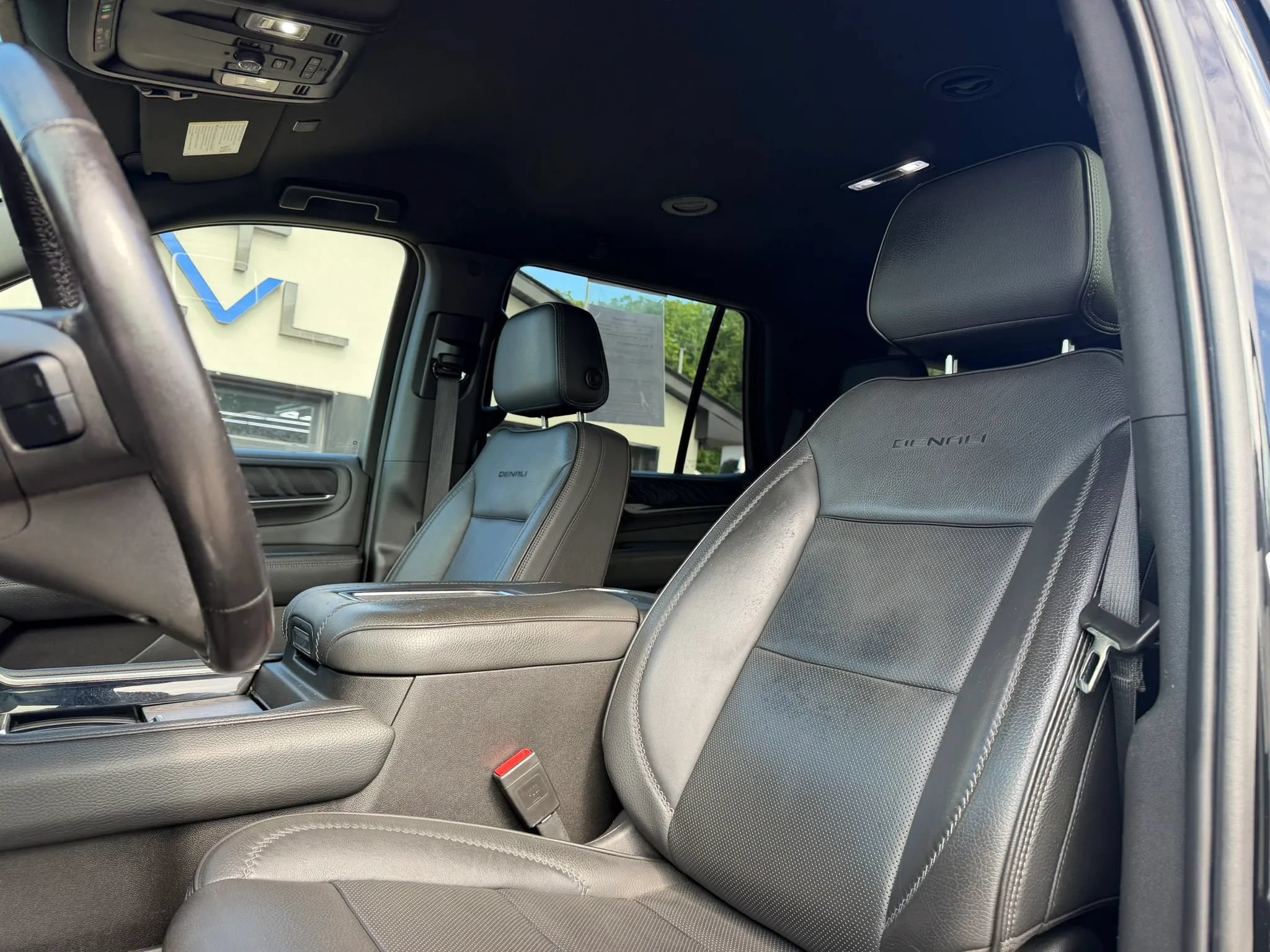 Used 2021 GMC Yukon Denali AWD/4WD image 16
