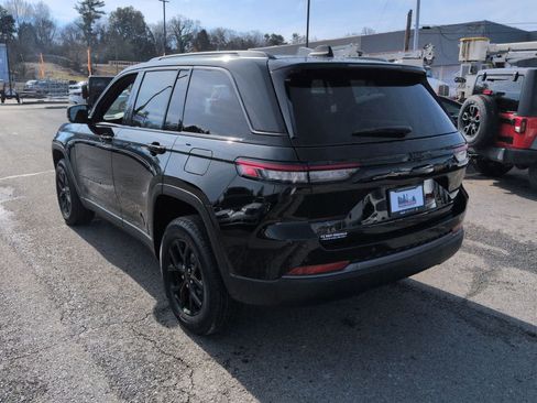 New 2026 Jeep Grand Cherokee Altitude AWD/4WD image 6